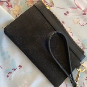 BLACK CLUTCH